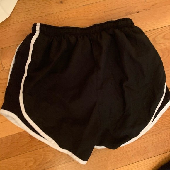 Black Nike running shorts - Picture 2 of 2